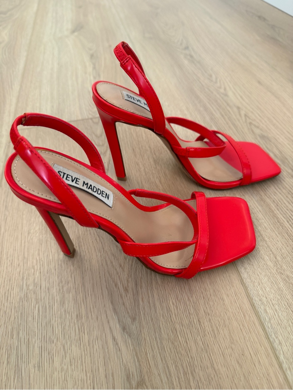 Steve
Madden "Grade"
cherry-red strappy stiletto sandals 6.5